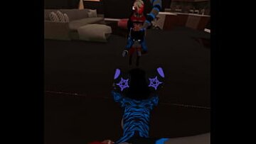يحصل مكافأة Furry Vrchat Companion مع رحلة على طراز الكلب الساخن