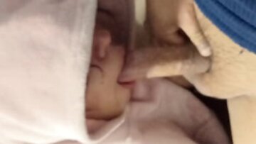 أشاهد قضيب زوجي الكبير بينما أعطيه أفضل اللسان في حياته