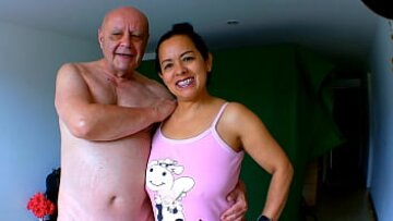 تجربة المتعة المطلقة: مدربة يوغا لاتينية بمؤخرة كبيرة وقضيب ضخم في فيلم إباحي رومانسي كامل الطول